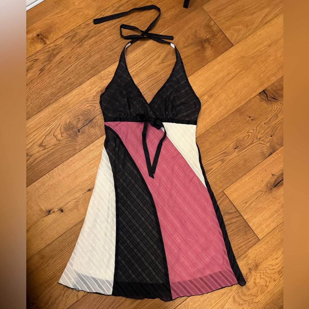 Gorgeous halter neck dress